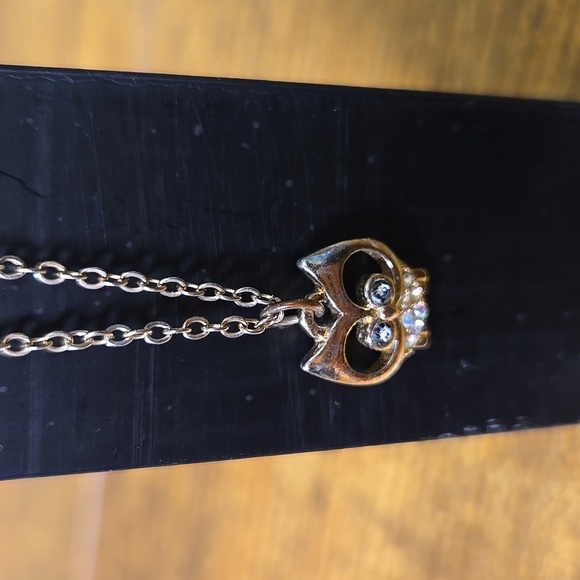 gold toned owl pendant necklace - Picture 2 of 4